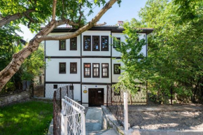 Madanlar Konağı